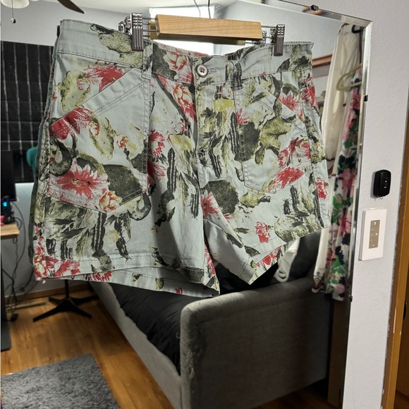 Supplies by Union Bay print shorts, size 12. - Picture 3 of 6